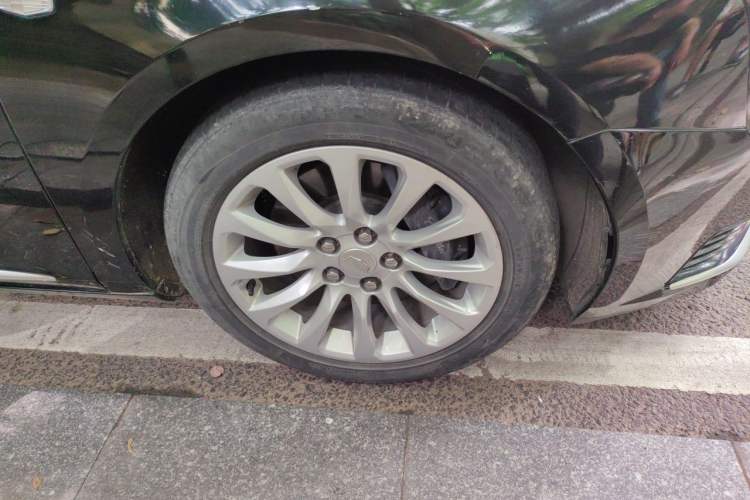 Used Cadillac XTS 2018 28T Tech Edition Right Front Wheel Hub