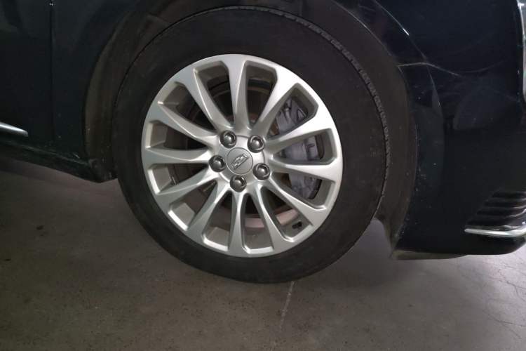 Used Cadillac XTS 2018 28T Tech Edition Right Front Wheel Hub