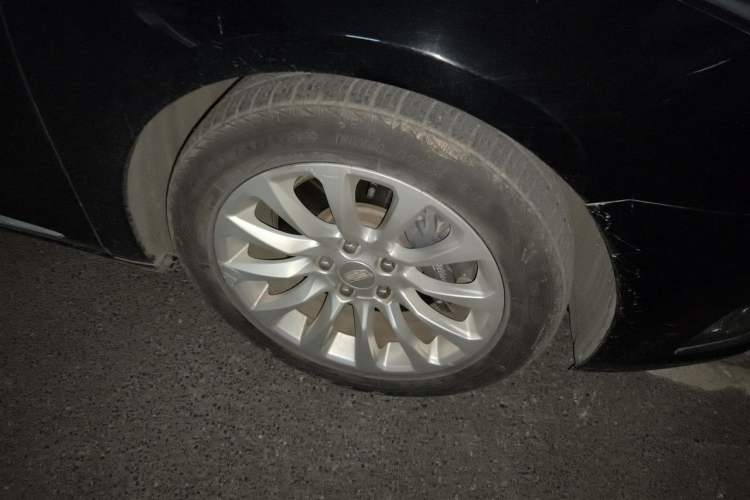 Used Cadillac XTS 2018 28T Elite Edition Right Front Wheel Hub