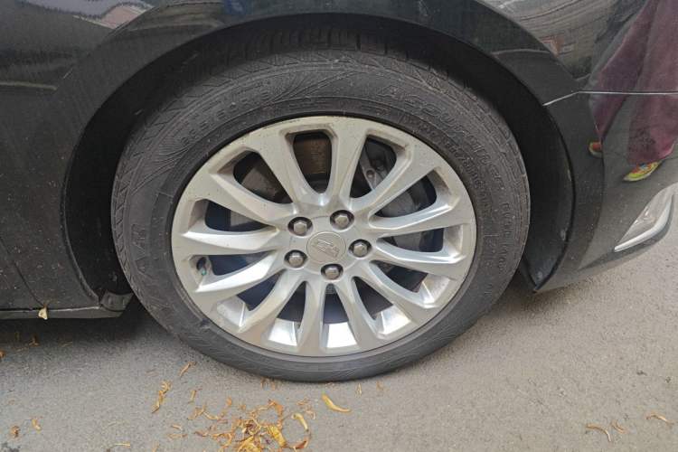 Used Cadillac XTS 2018 28T Elite Edition Right Front Wheel Hub