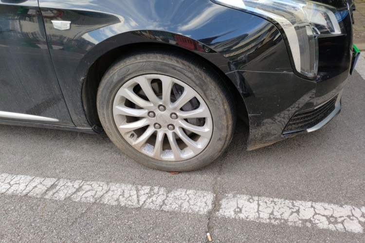 Used Cadillac XTS 2018 28T Tech Edition Right Front Wheel Hub