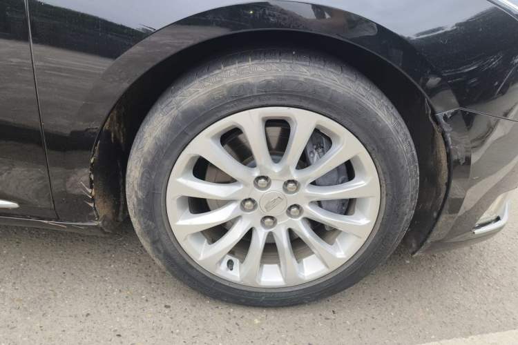 Used Cadillac XTS 2018 28T Elite Edition Right Front Wheel Hub