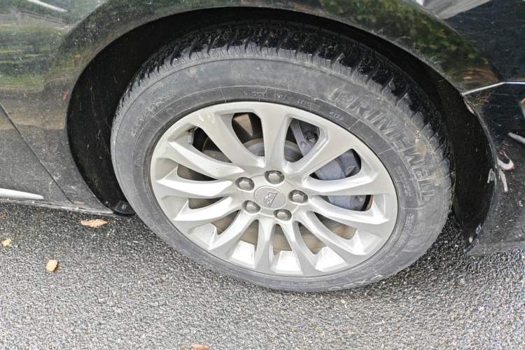 Used Cadillac XTS 2018 28T Tech Edition Right Front Wheel Hub