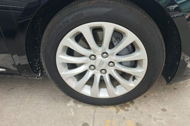 Used Cadillac XTS 2018 28T Tech Edition Right Front Wheel Hub