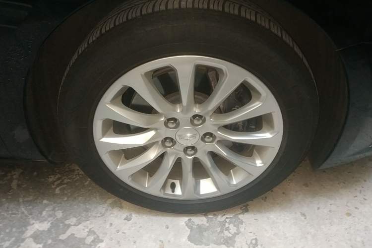 Used Cadillac XTS 2018 28T Tech Edition Right Front Wheel Hub