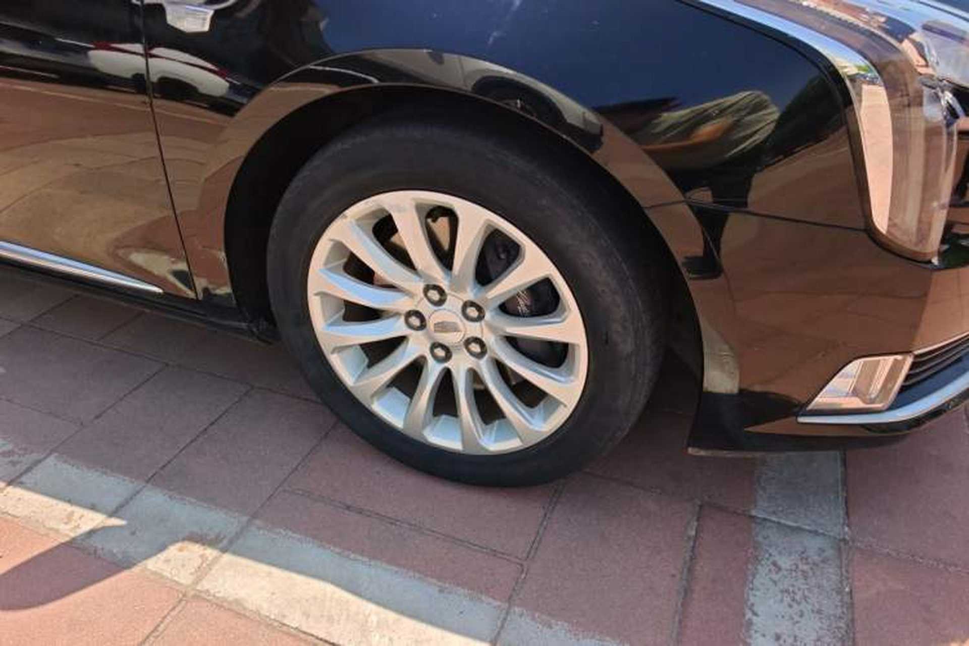 Used Cadillac XTS 2018 28T Elite Edition Right Front Wheel Hub