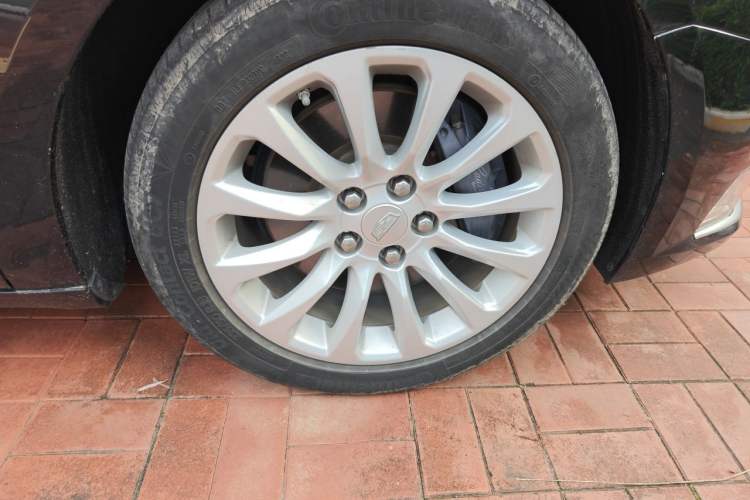 Used Cadillac XTS 2018 28T Elite Edition Right Front Wheel Hub
