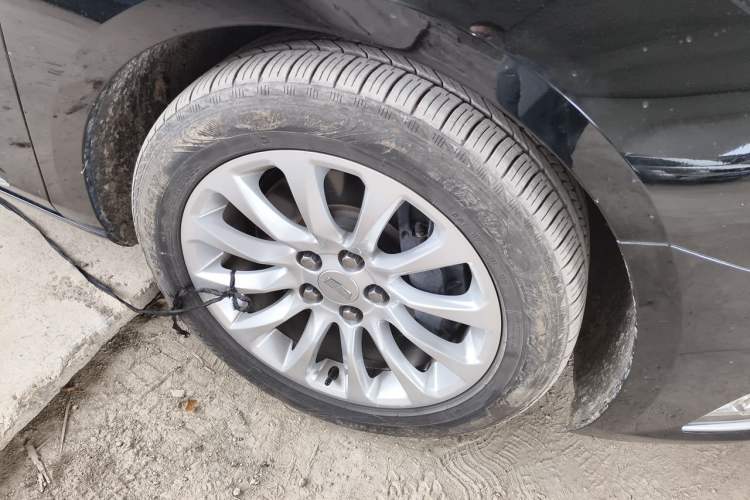Used Cadillac XTS 2018 28T Elite Edition Right Front Wheel Hub