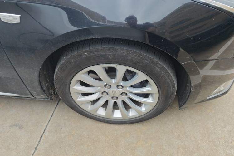 Used Cadillac XTS 2018 28T Elite Edition Right Front Wheel Hub