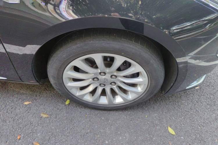 Used Cadillac XTS 2018 28T Tech Edition Right Front Wheel Hub