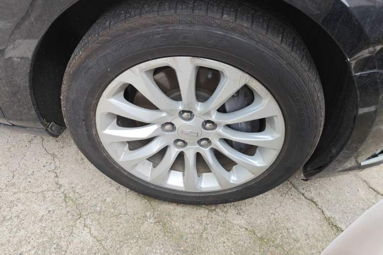 Used Cadillac XTS 2018 28T Elite Edition Right Front Wheel Hub