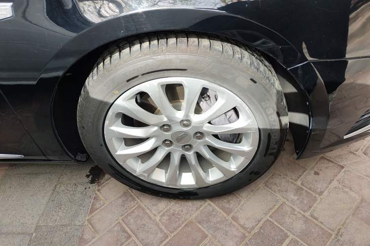 Used Cadillac XTS 2018 28T Tech Edition Right Front Wheel Hub