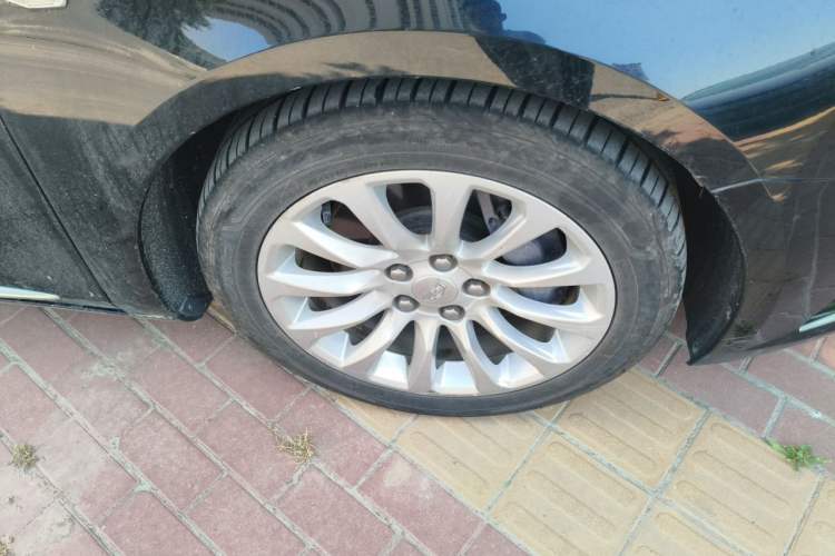 Used Cadillac XTS 2018 28T Tech Edition Right Front Wheel Hub
