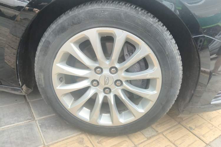 Used Cadillac XTS 2018 28T Tech Edition Right Front Wheel Hub
