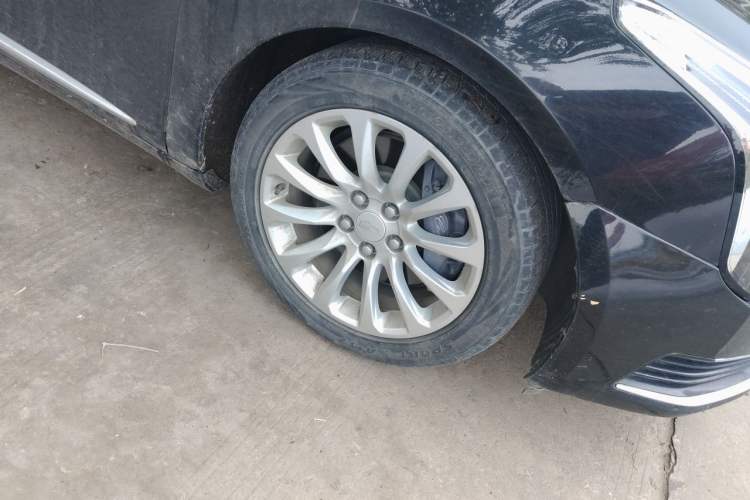 Used Cadillac XTS 2018 28T Tech Edition Right Front Wheel Hub