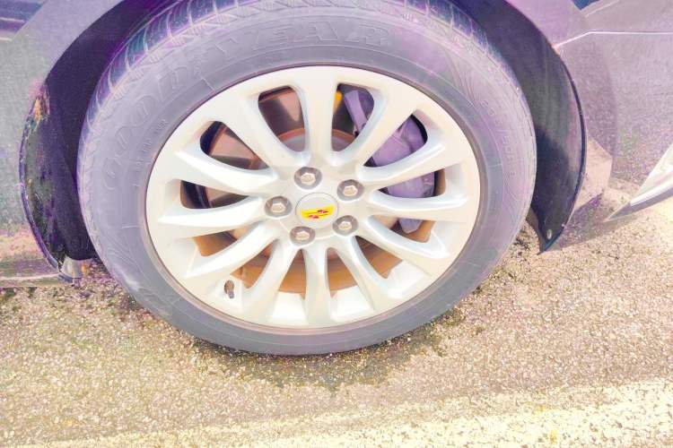 Used Cadillac XTS 2018 28T Elite Edition Right Front Wheel Hub