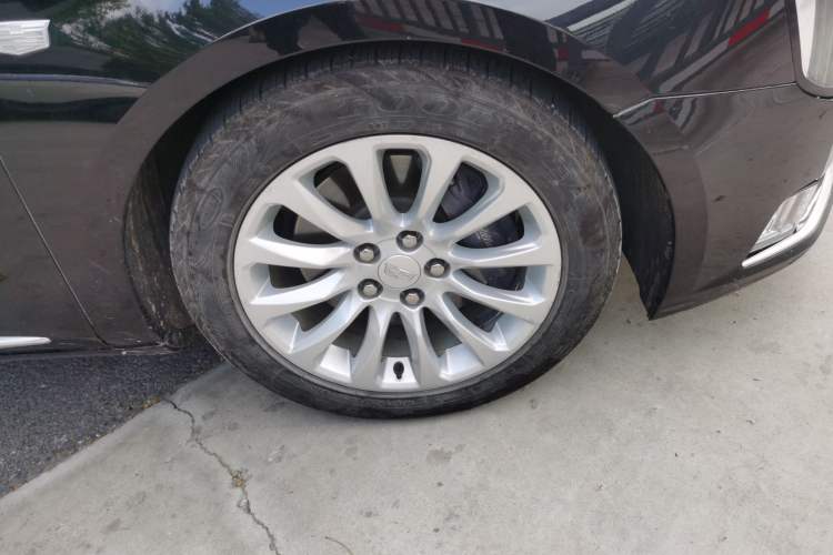 Used Cadillac XTS 2018 28T Elite Edition Right Front Wheel Hub