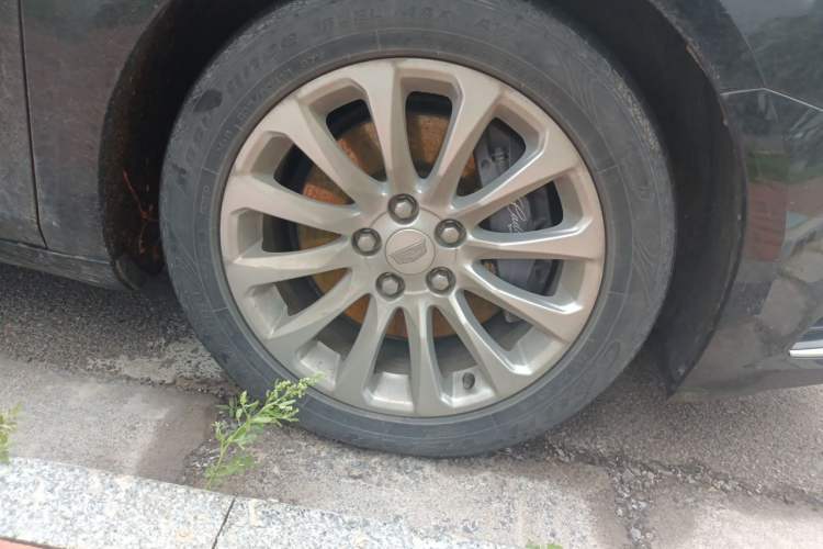 Used Cadillac XTS 2018 28T Tech Edition Right Front Wheel Hub