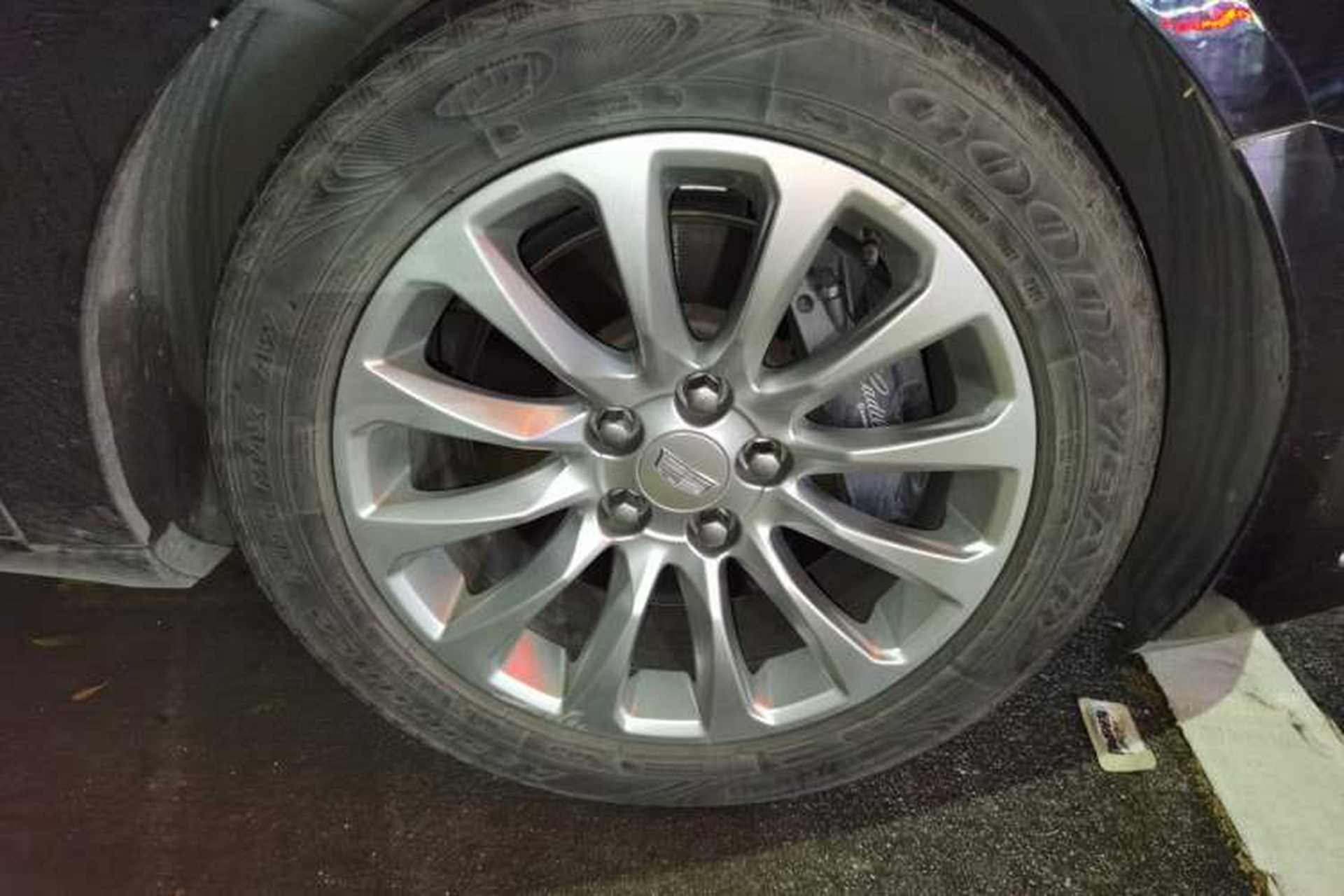 Used Cadillac XTS 2018 28T Elite Edition Right Front Wheel Hub