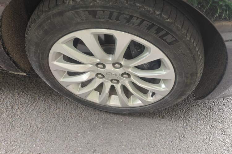 Used Cadillac XTS 2018 28T Tech Edition Right Front Wheel Hub