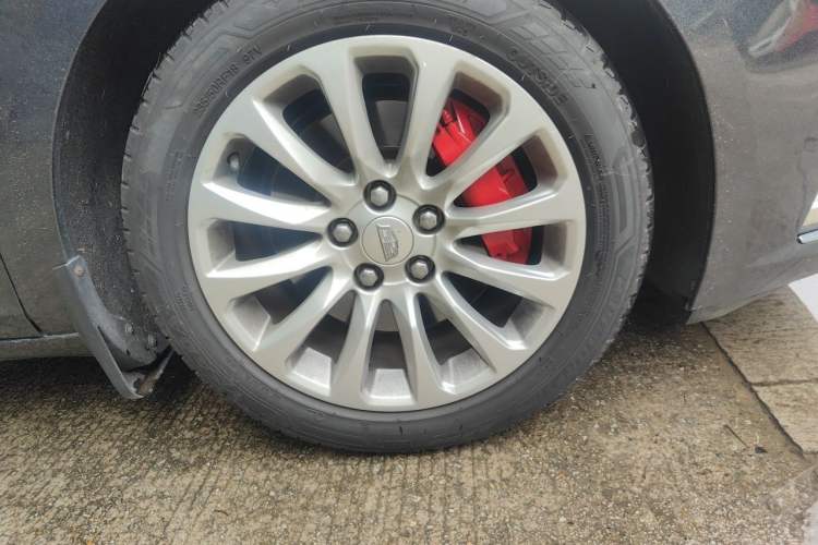 Used Cadillac XTS 2018 28T Elite Edition Right Front Wheel Hub