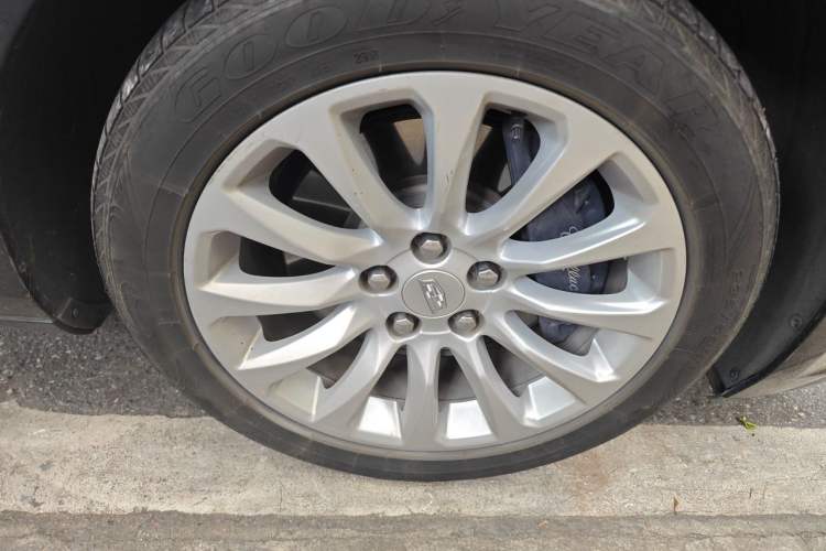 Used Cadillac XTS 2018 28T Tech Edition Right Front Wheel Hub