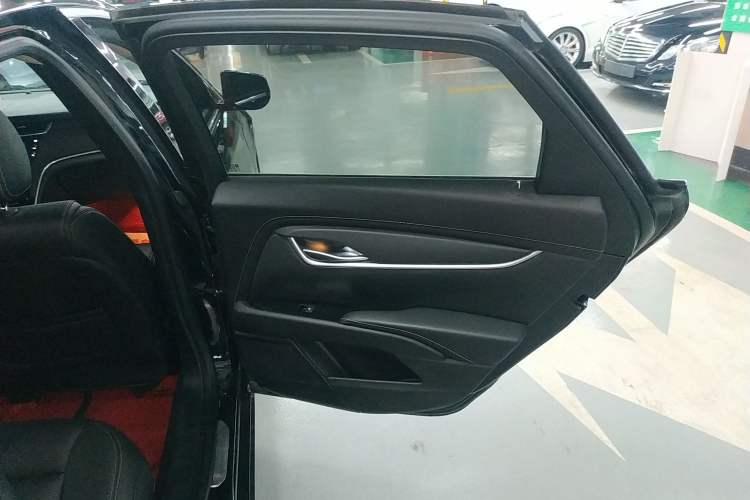 Used Cadillac XTS 2018 28T Tech Edition Right Rear Door Interior