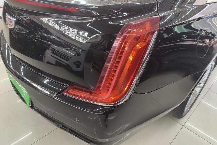 Used Cadillac XTS 2018 28T Tech Edition Right Rear Taillight