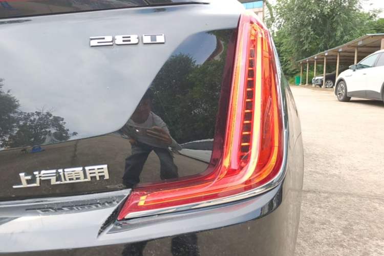 Used Cadillac XTS 2018 28T Elite Edition Right Rear Taillight
