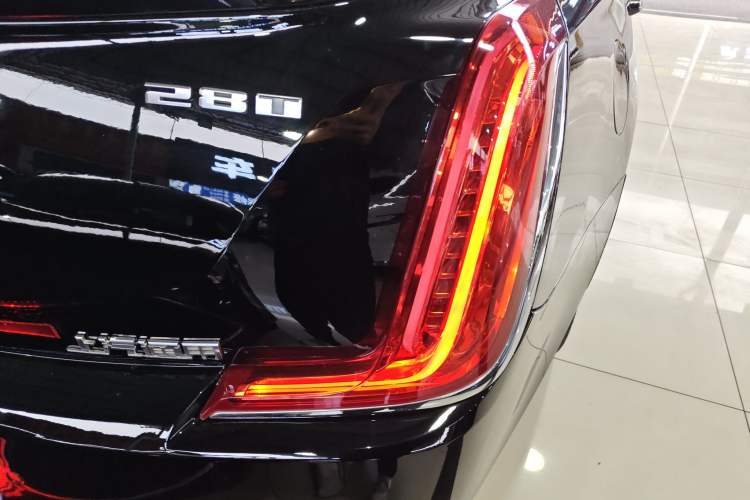 Used Cadillac XTS 2018 28T Elite Edition Right Rear Taillight