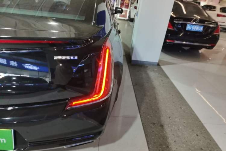 Used Cadillac XTS 2018 28T Luxury Edition Right Rear Taillight