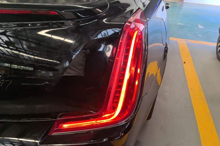 Used Cadillac XTS 2018 28T Elite Edition Right Rear Taillight