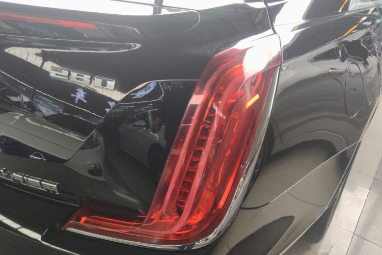 Used Cadillac XTS 2018 28T Tech Edition Right Rear Taillight