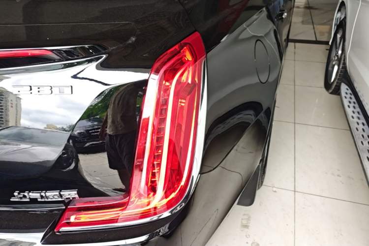 Used Cadillac XTS 2018 28T Tech Edition Right Rear Taillight