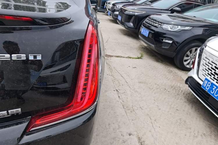 Used Cadillac XTS 2018 28T Tech Edition Right Rear Taillight