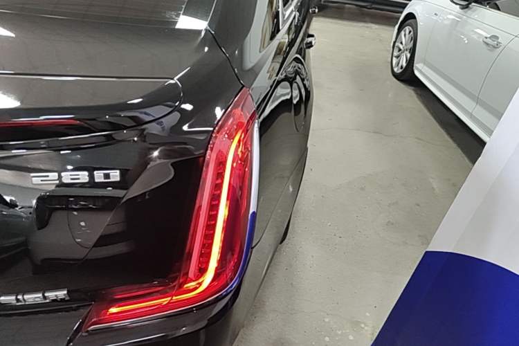 Used Cadillac XTS 2018 28T Tech Edition Right Rear Taillight