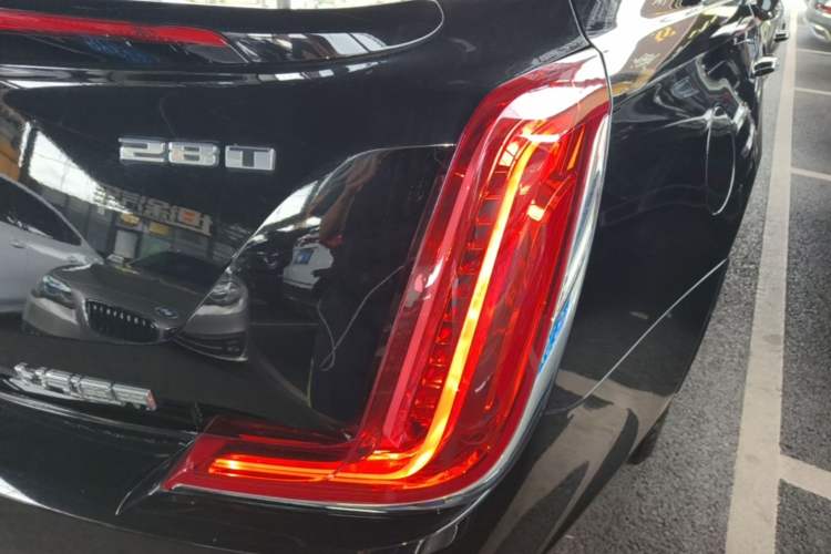 Used Cadillac XTS 2018 28T Tech Edition Right Rear Taillight