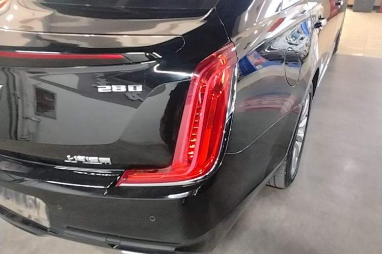 Used Cadillac XTS 2018 28T Tech Edition Right Rear Taillight