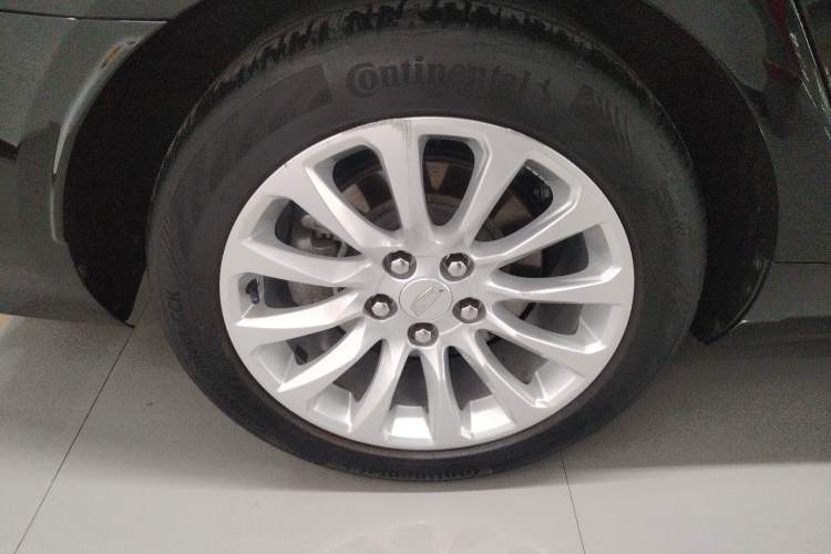 Used Cadillac XTS 2018 28T Tech Edition Right Rear Wheel Hub