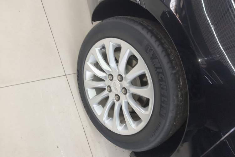 Used Cadillac XTS 2018 28T Tech Edition Right Rear Wheel Hub