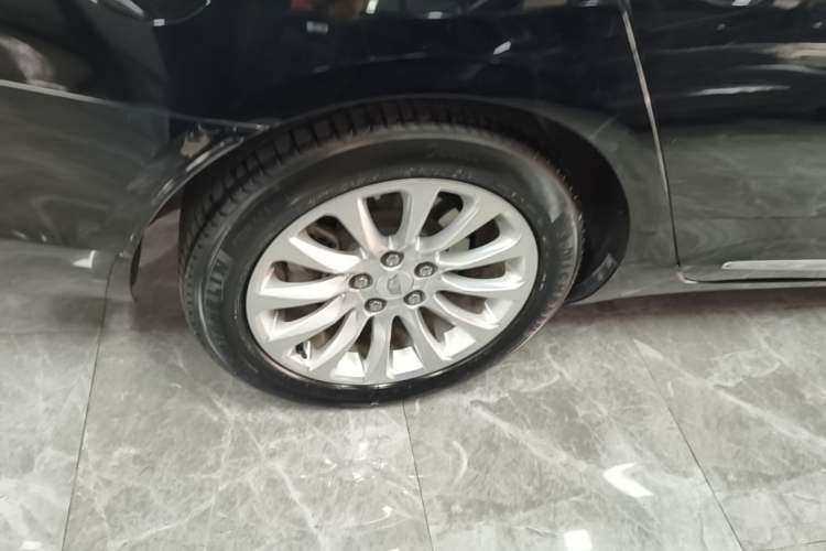 Used Cadillac XTS 2018 28T Tech Edition Right Rear Wheel Hub