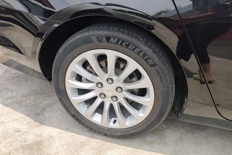 Used Cadillac XTS 2018 28T Elite Edition Right Rear Wheel Hub