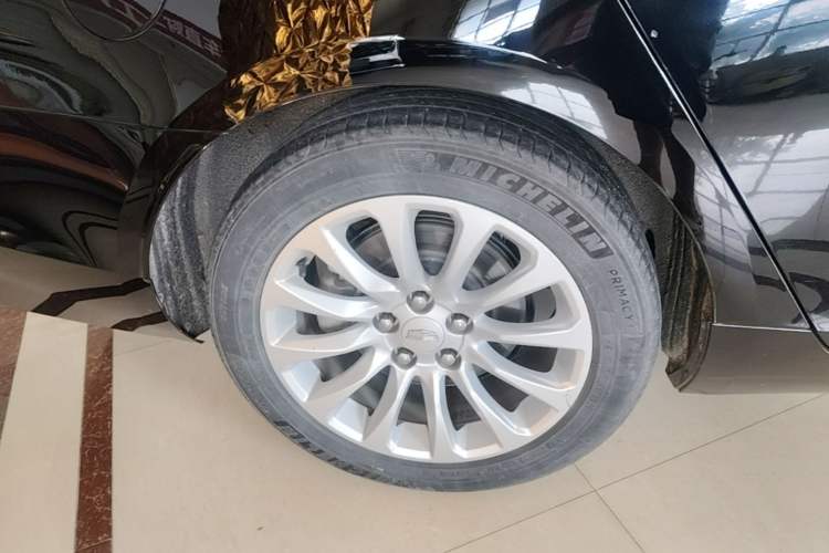 Used Cadillac XTS 2018 28T Elite Edition Right Rear Wheel Hub