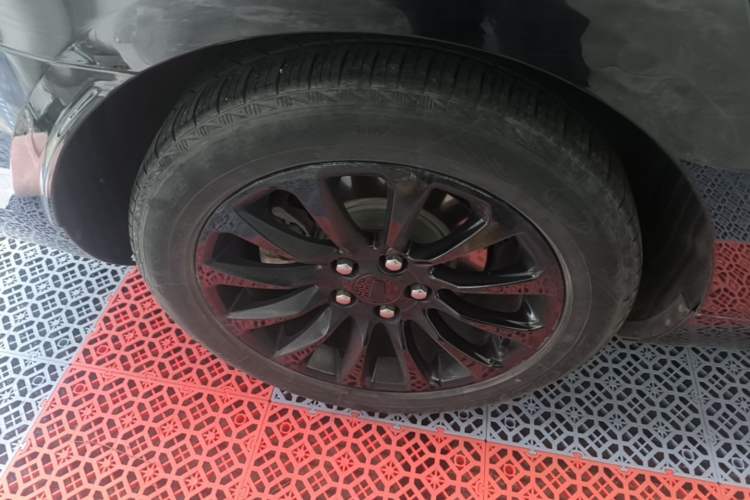 Used Cadillac XTS 2018 28T Elite Edition Right Rear Wheel Hub