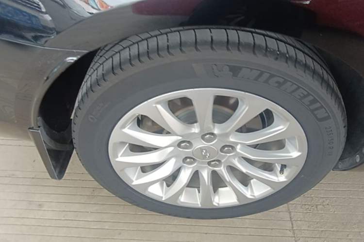 Used Cadillac XTS 2018 28T Tech Edition Right Rear Wheel Hub
