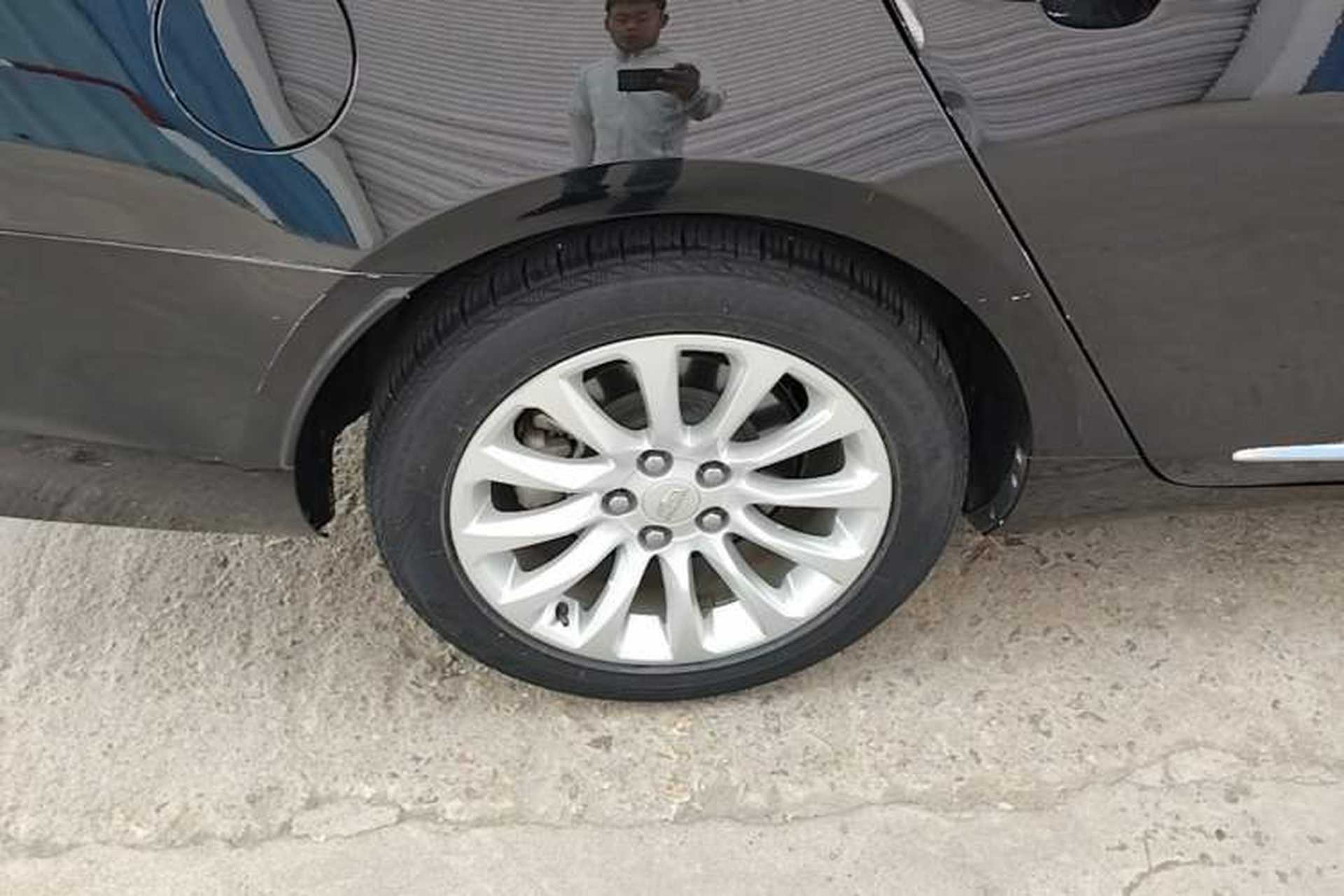 Used Cadillac XTS 2018 28T Elite Edition Right Rear Wheel Hub