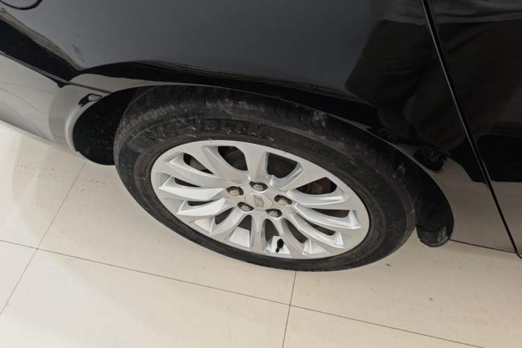 Used Cadillac XTS 2018 28T Tech Edition Right Rear Wheel Hub