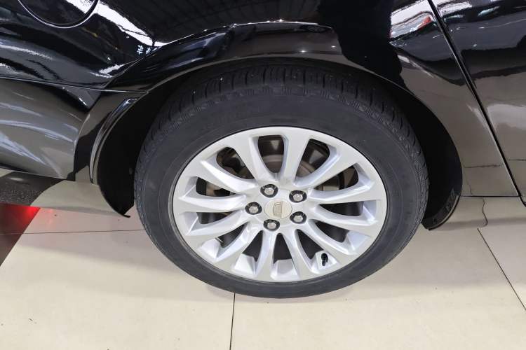 Used Cadillac XTS 2018 28T Elite Edition Right Rear Wheel Hub