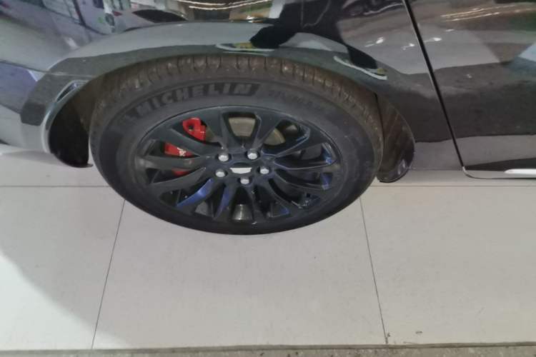 Used Cadillac XTS 2018 28T Luxury Edition Right Rear Wheel Hub