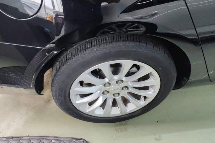 Used Cadillac XTS 2018 28T Tech Edition Right Rear Wheel Hub